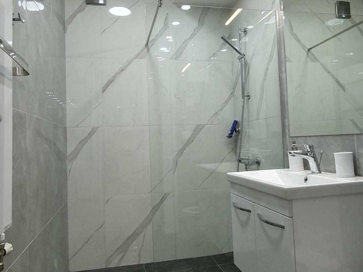 City Center Apartment Скопье Экстерьер фото