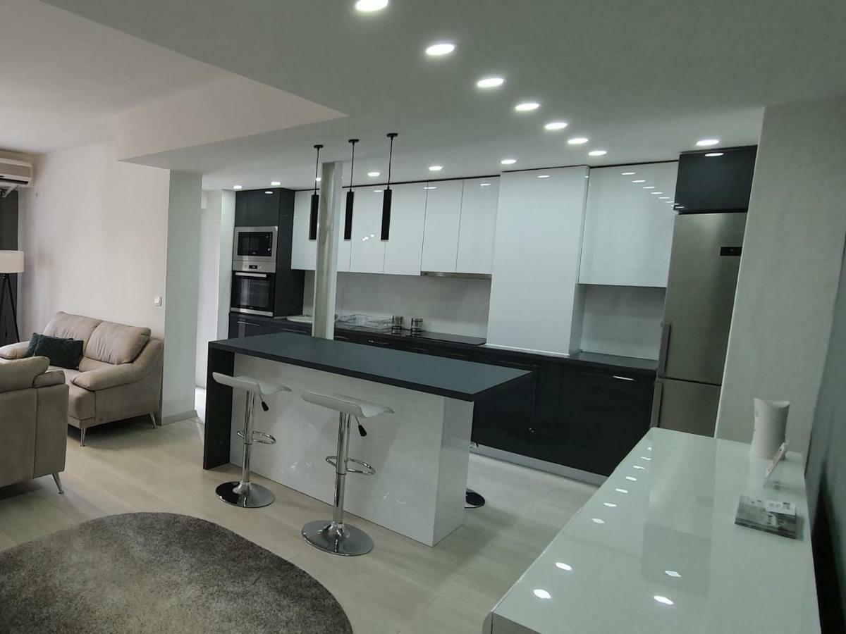 City Center Apartment Скопье Экстерьер фото