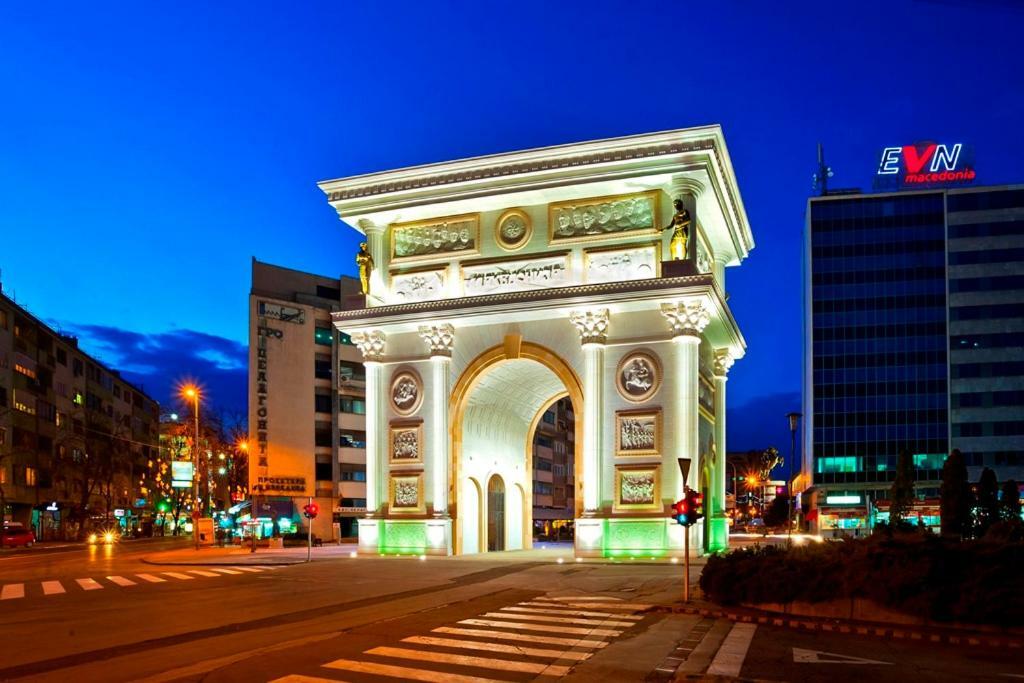 City Center Apartment Скопье Экстерьер фото